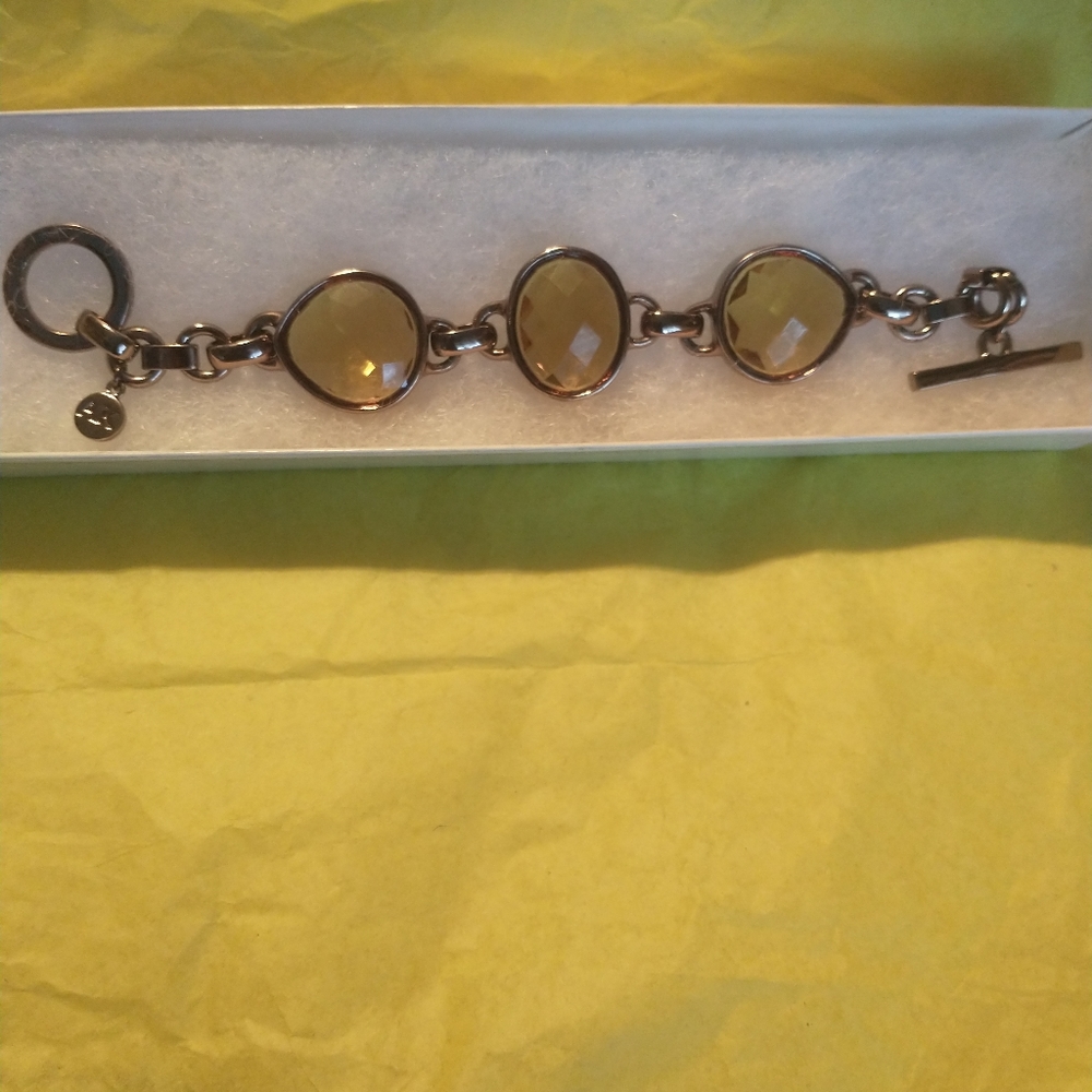 STUNNING ANNE KLEIN TOGGLE CLOSURE CITRINE COLORED BRACELET